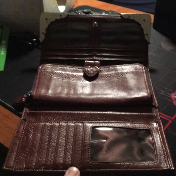 A BRIGHTEN WALLET - Picture 3 of 4